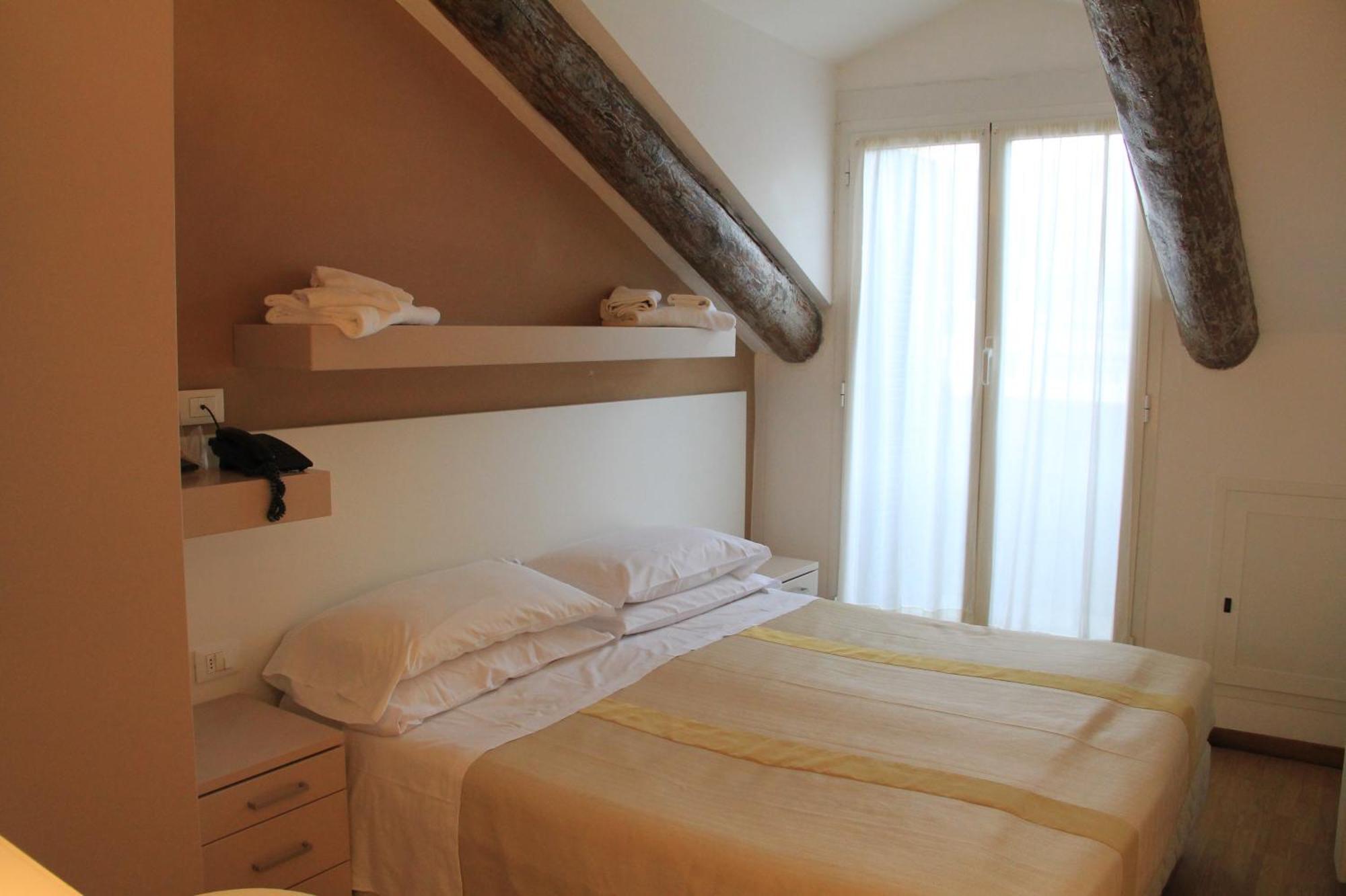 Hotel Melograno Spotorno Kültér fotó