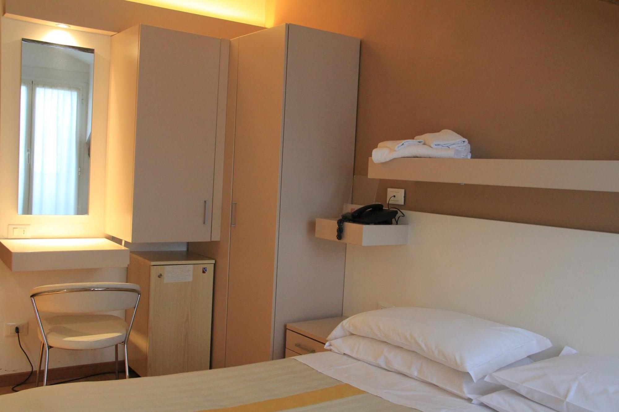 Hotel Melograno Spotorno Kültér fotó